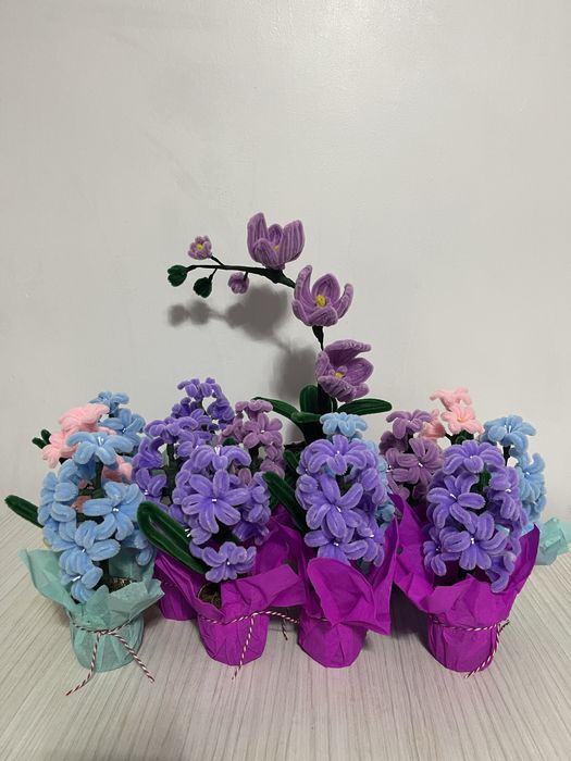 Zambile din sârmă plușată