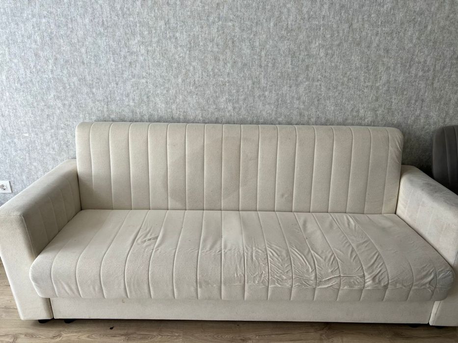 Диван срочно продам