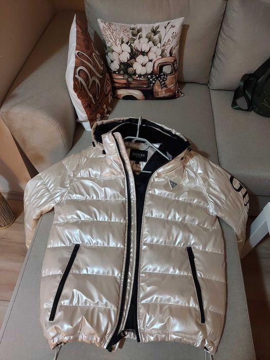 Зимно яке на GUESS