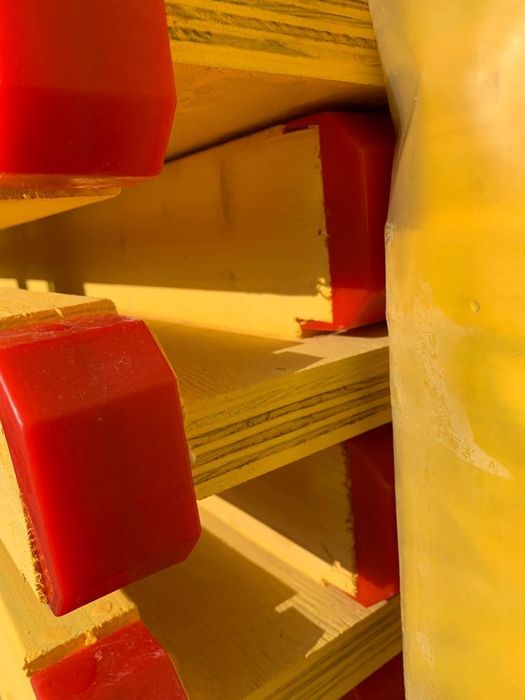 Placa galbena, Tego, Grinda, Popi metalici