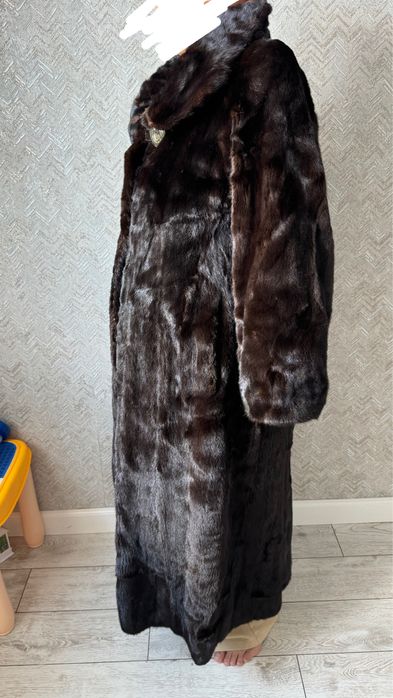 Продаю шубу норковую