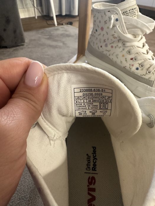 Tenisi mid high panza, Levis , marimea 38