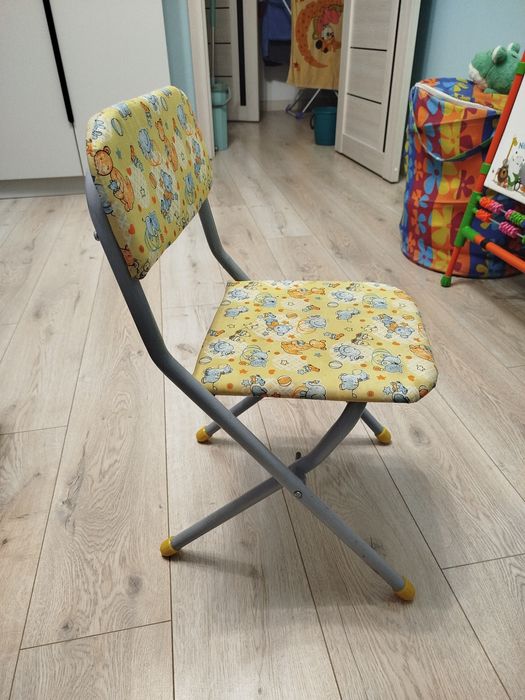 Детский столик со стульчиком