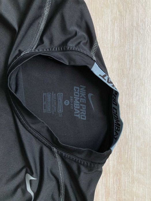 Найк Nike Pro Combat Compression Dri Fit тениска без ръкави потник XL
