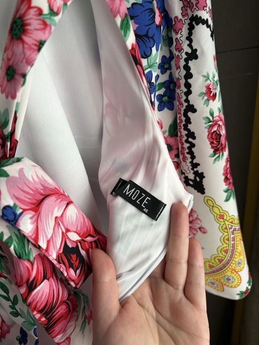 Rochie cu flori si funda