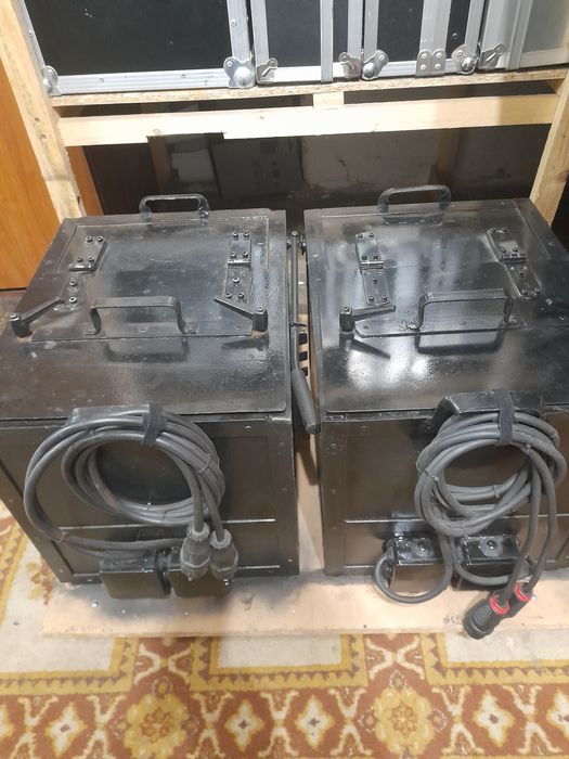 Închiriez boxe, lumini,fum greu,artificii