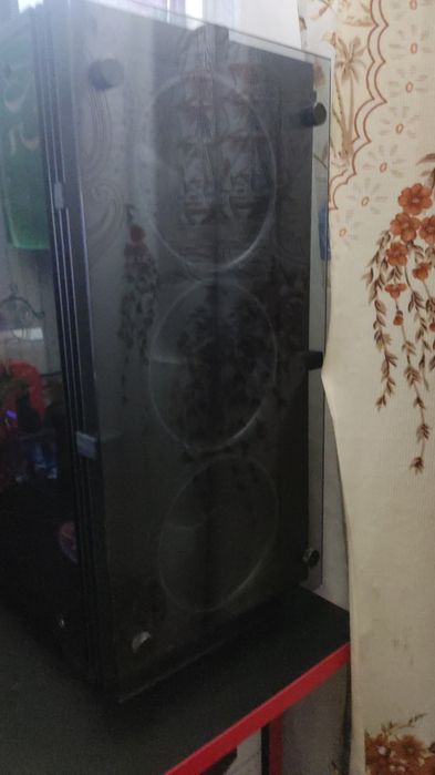 Мощный Игровой Компьютер ,тянет всё!