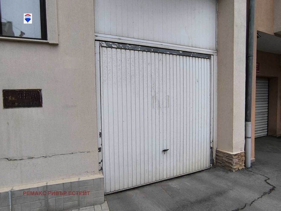 Дава се под наем Гараж / Паркомясто в Русе, Хъшове - 19 кв.м за 51 € - Снимка #2