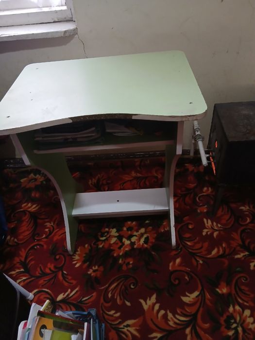 Продаётся парта плесос газ плита