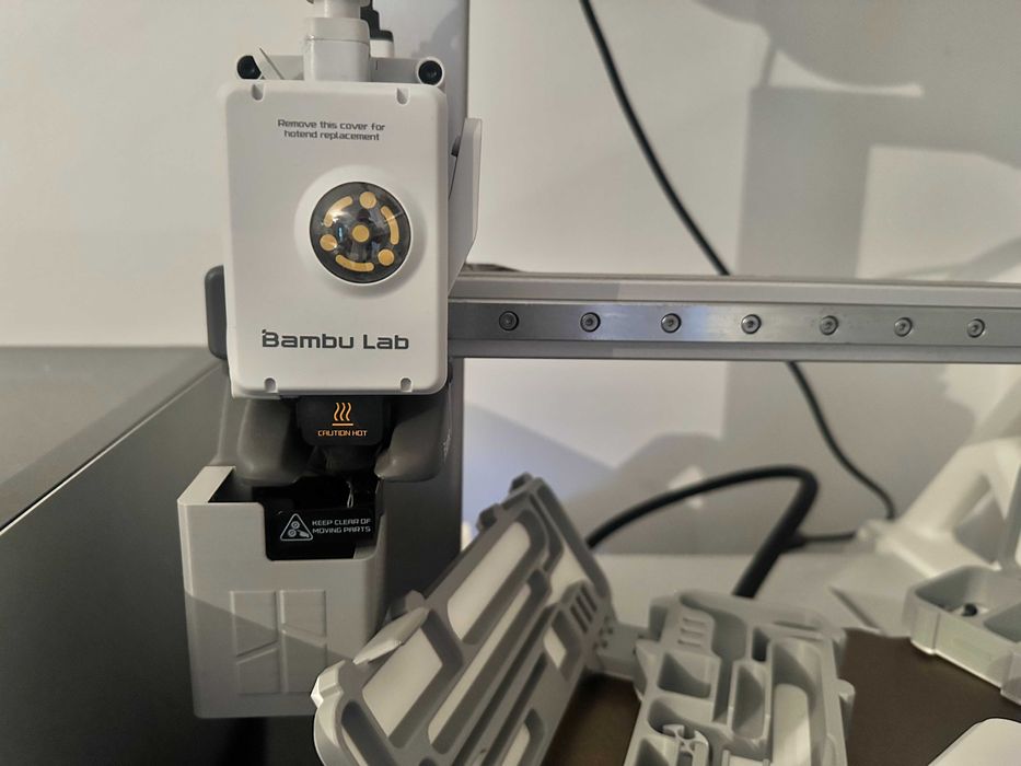 Imprimanta 3D Bambu Lab A1 cu AMS