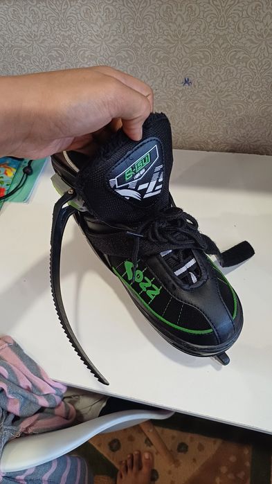 Продам Коньки детский