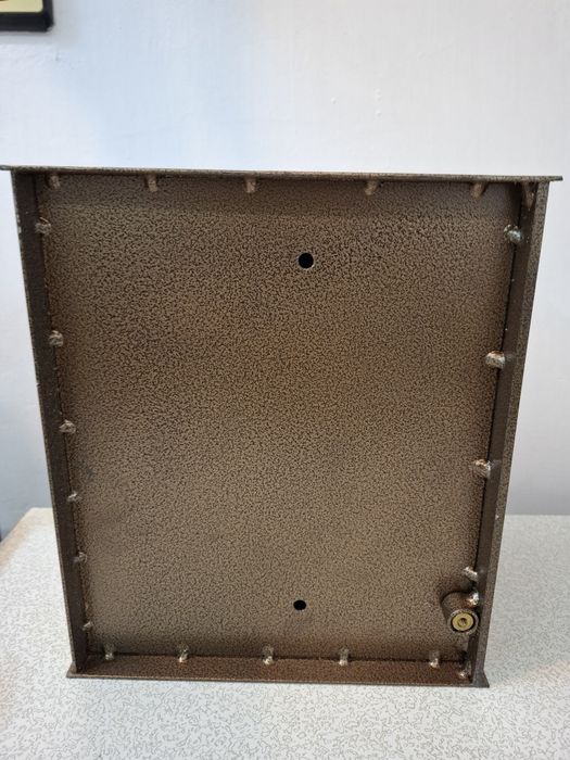 Сейф / каса  24,5/28/17