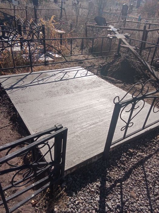 Облагораживание могил.