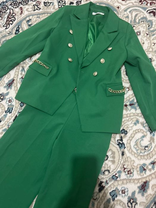 Костюмы двойки и платье