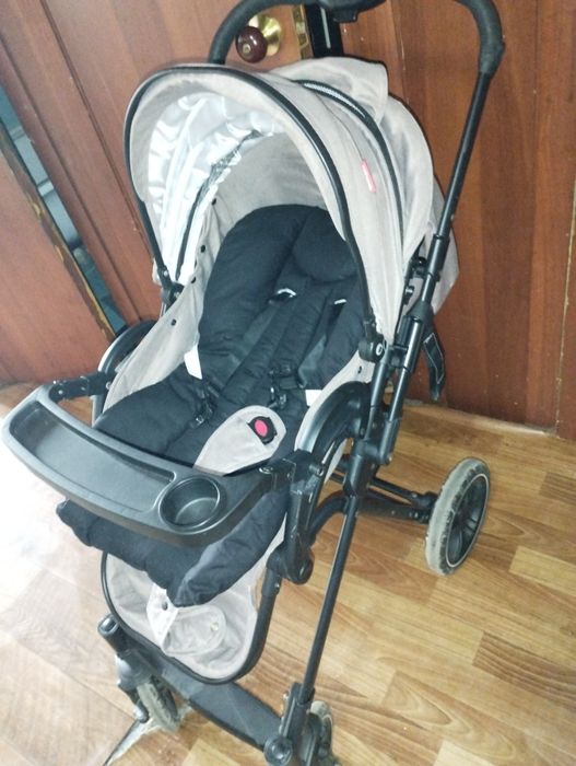 Продам коляску с матрасиком