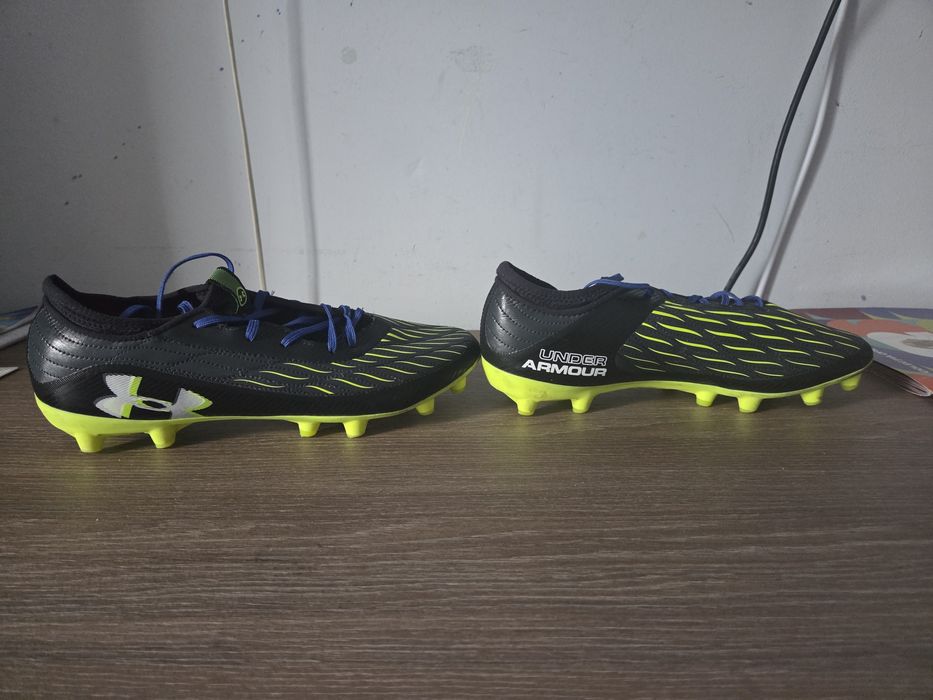 Ghete fotbal Under Armour mărimea 40 - Stare excelentă