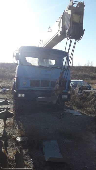 Продам автокран на базе МаЗ