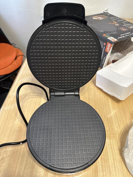 Вафельница электрическая