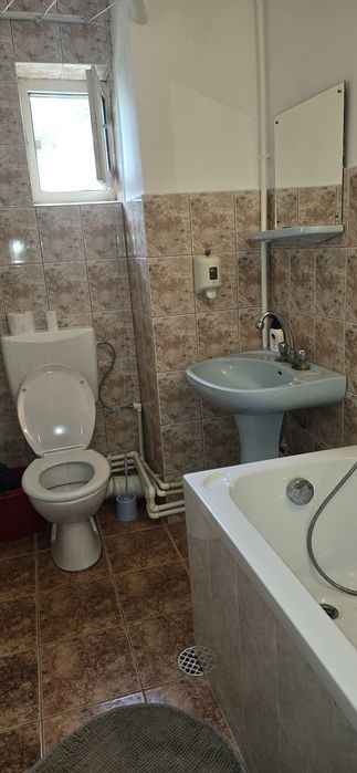 Închiriez garsonieră