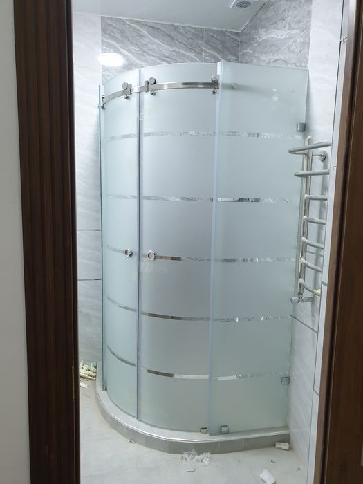 Dushkabina va oynalar xizmati zakazga