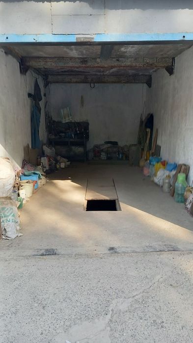 Продается гараж в г. Бекободе