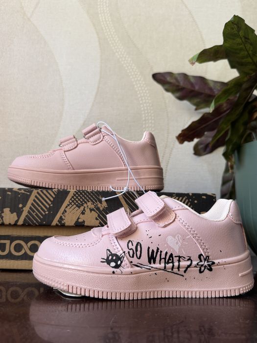 Кроссовки на девочку 28 р, 19 см