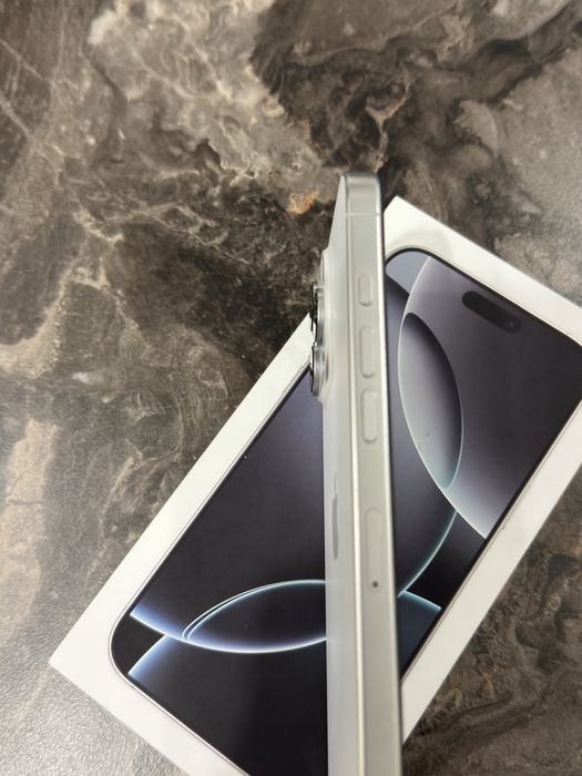 iPhone 16 Pro Max 256GB, White Titanium, exceptional,10/10