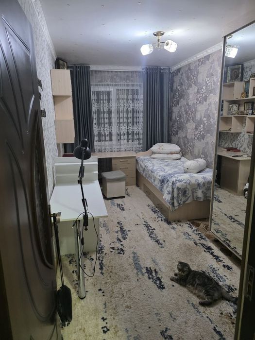 Продаётся 3 х комнатнная квартира в  3м  микрарайоне на первом этаже.