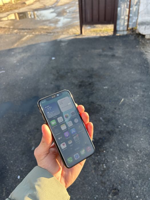 продам айфон хс в идеале