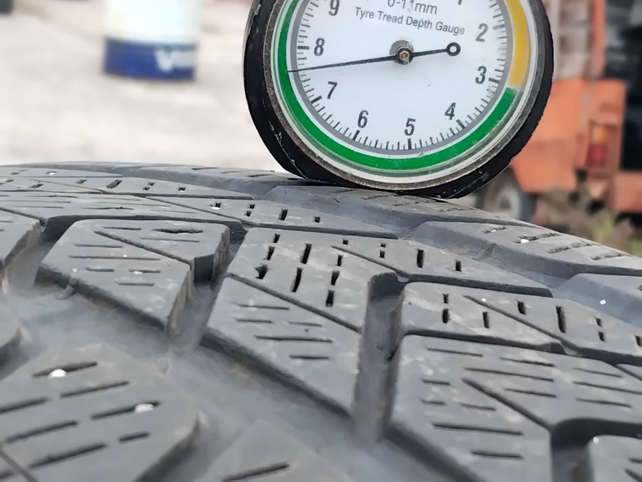 Гуми 255 55 18 Пирели Pirelli 4 броя - нов внос.Не са нови! Посочената цена е за един брой гума. Без коментар на цената.43 години опит в бранша.