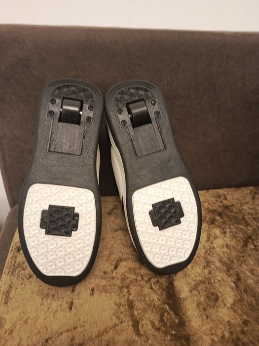 Кроссовки на колёсах