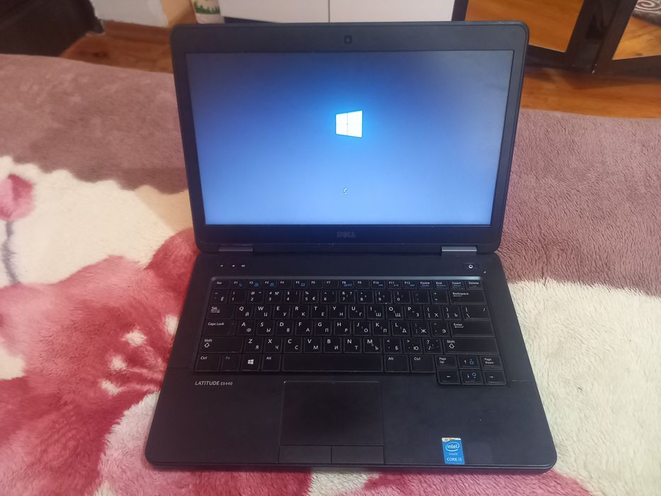 Ноутбук DELL. Сумка подарок