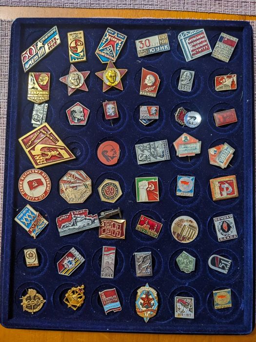 Продам значки советских времён