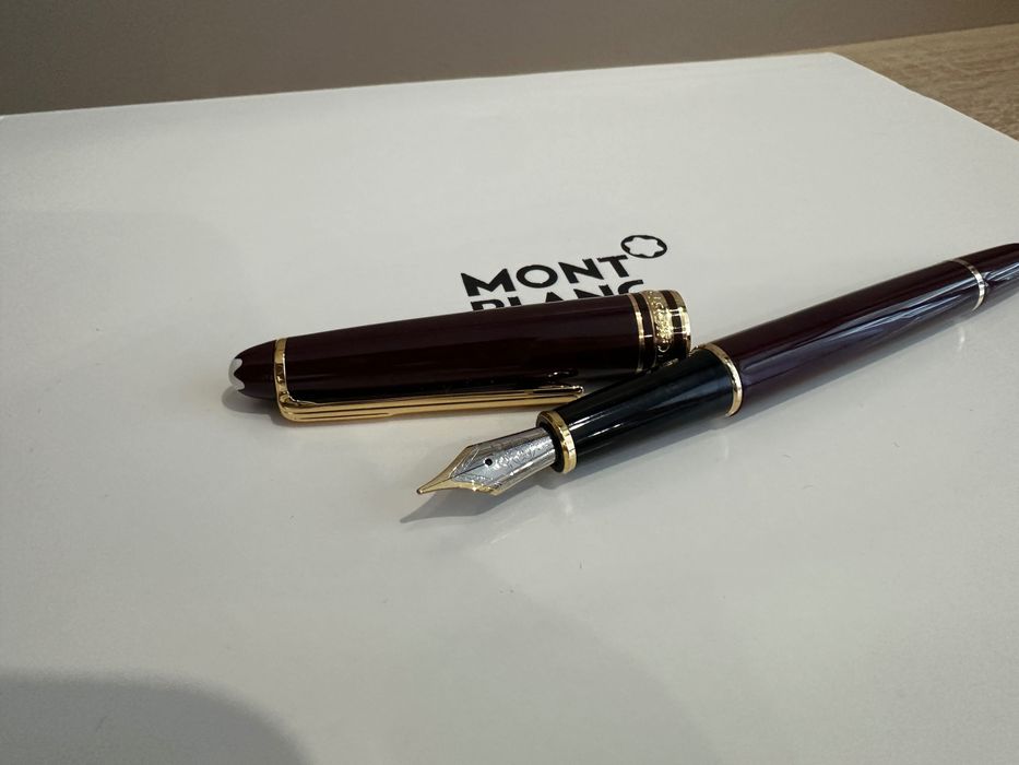set montblanc agenta si stilou