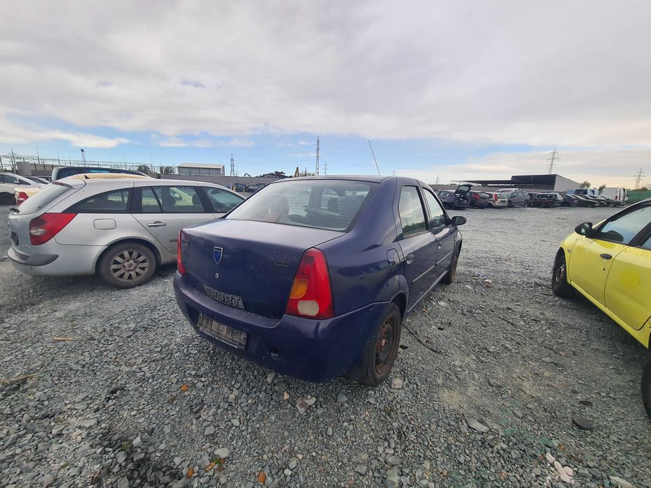 Dezmembrez Dacia Logan