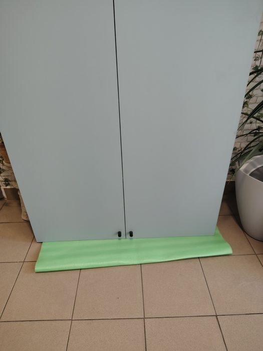 Vând doua dulapuri 100/114/35 cm