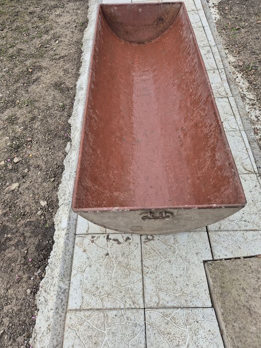 Hrănitor pentru animale de talie mare