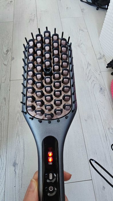 Perie de indreptat parul Keratin Protect