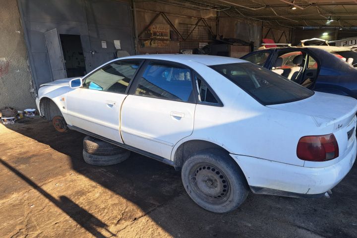 Bara fata Audi A4 B5