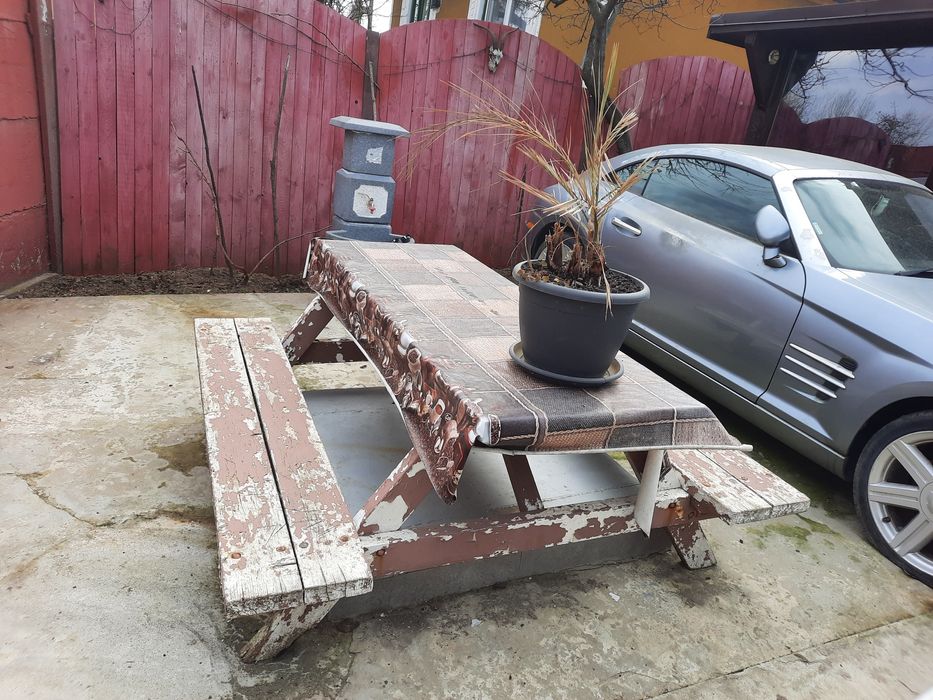 Masa cu 2 banci incorporate ptr.gradina din lemn masiv la SUPER PRET!