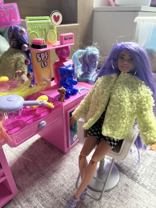 Комплект Барби тоалетка със светлини и много аксесоари