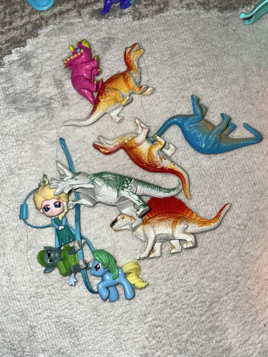 Игрушки разные мальчик.