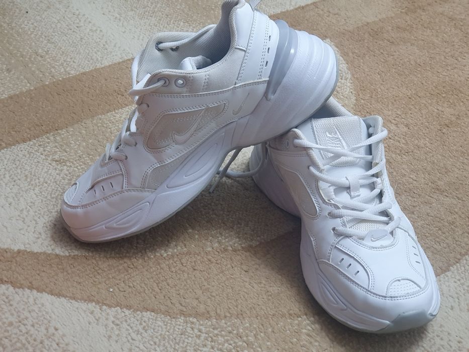 Krossovka nike white