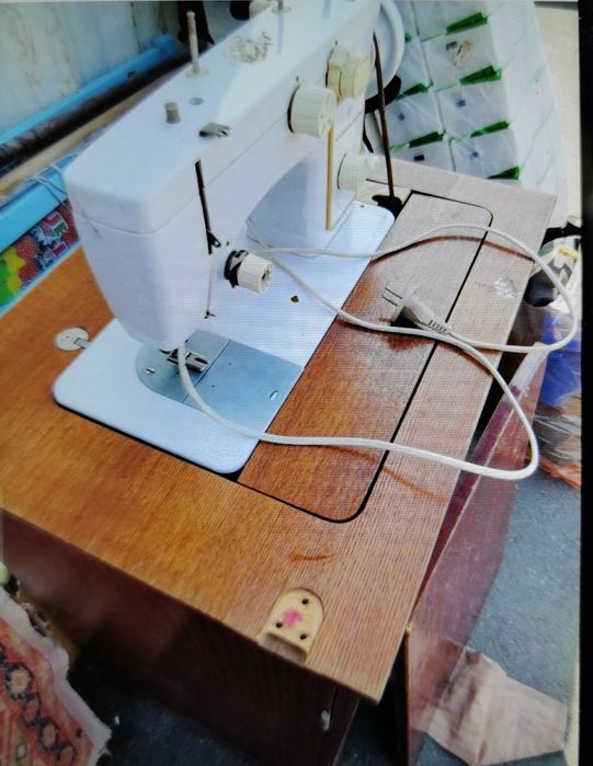 Швейная машинка чайка.