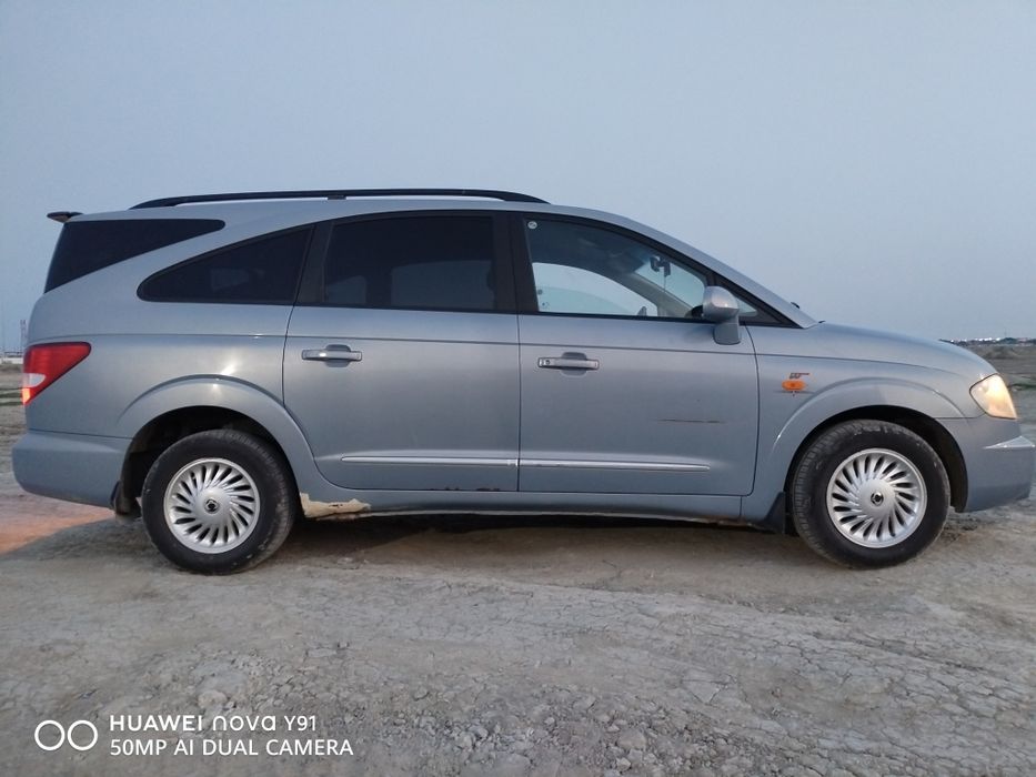Продаётся Ssang Yong Rodius 2005 год