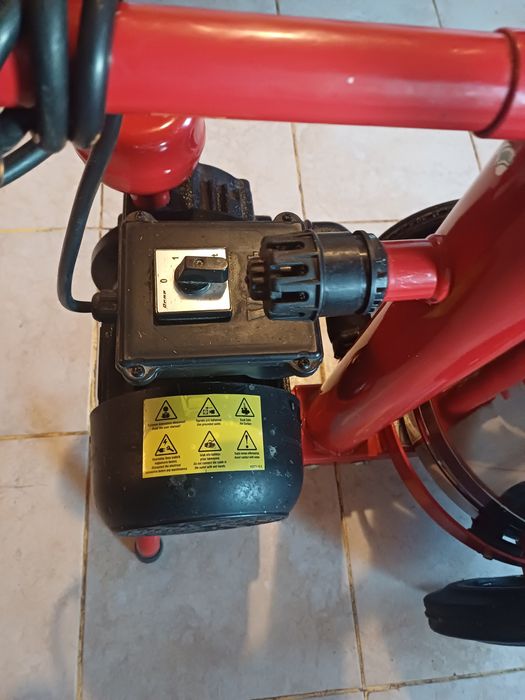 Vând aparat de muls vaci