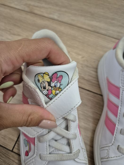 Маратонки за момиче adidas