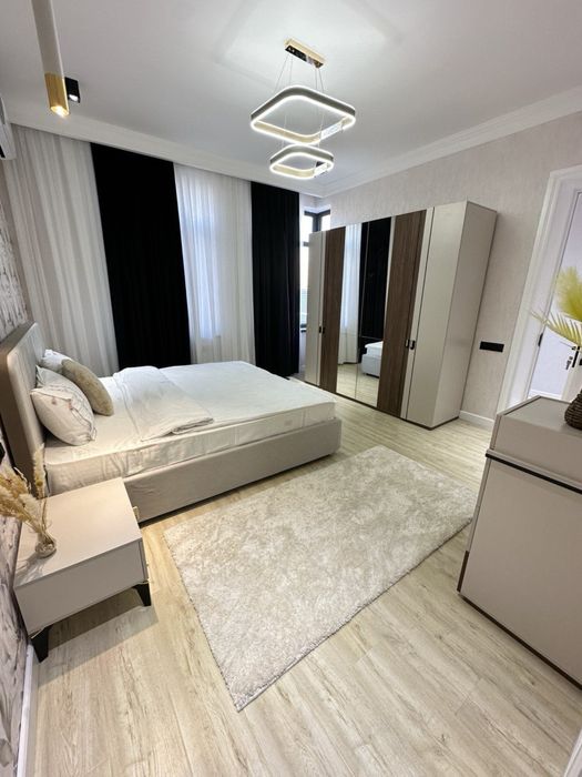 Nazarbek , Harakat  3 sotok  8 xona