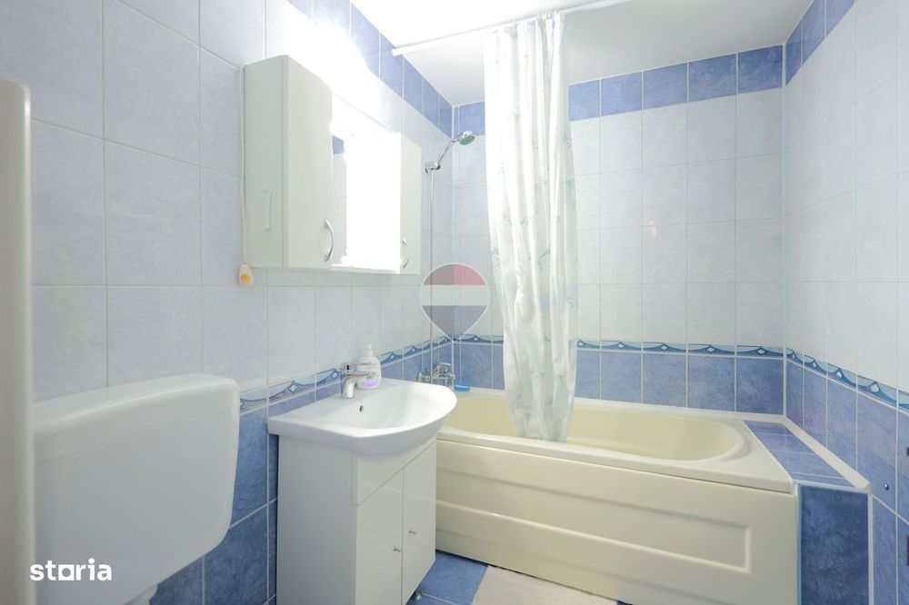 De vânzare apartament cu 3 camere , pe Strada Sovata - Oradea
