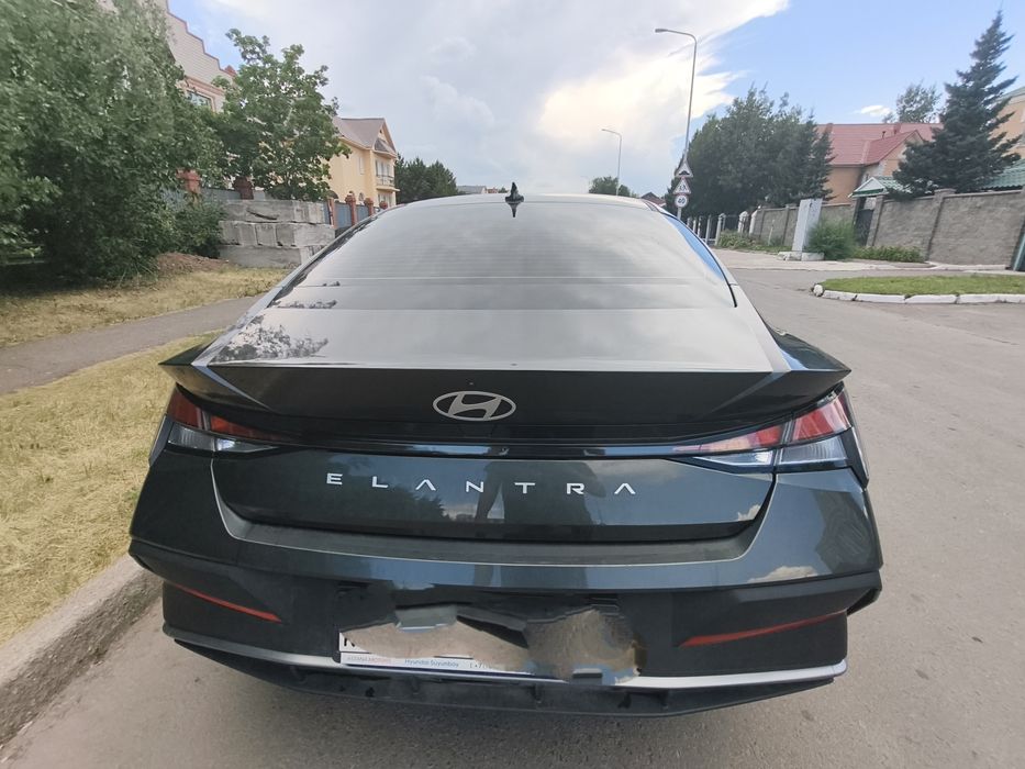 Hyundai Elantra 2025